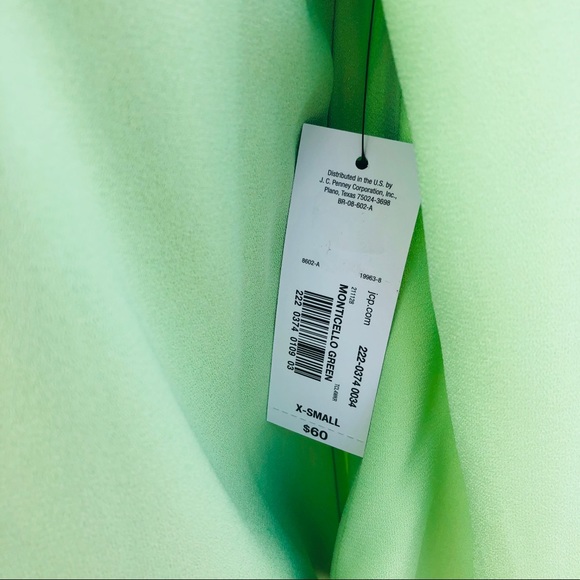 NWT Pastel green light weight loose fit v-neck summer dress - Picture 5 of 7